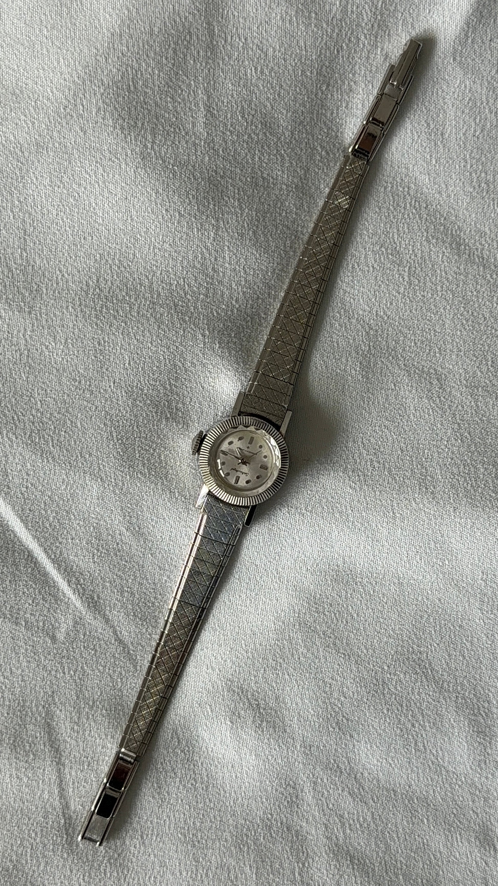 Working Dainty Seiko Silver Watch