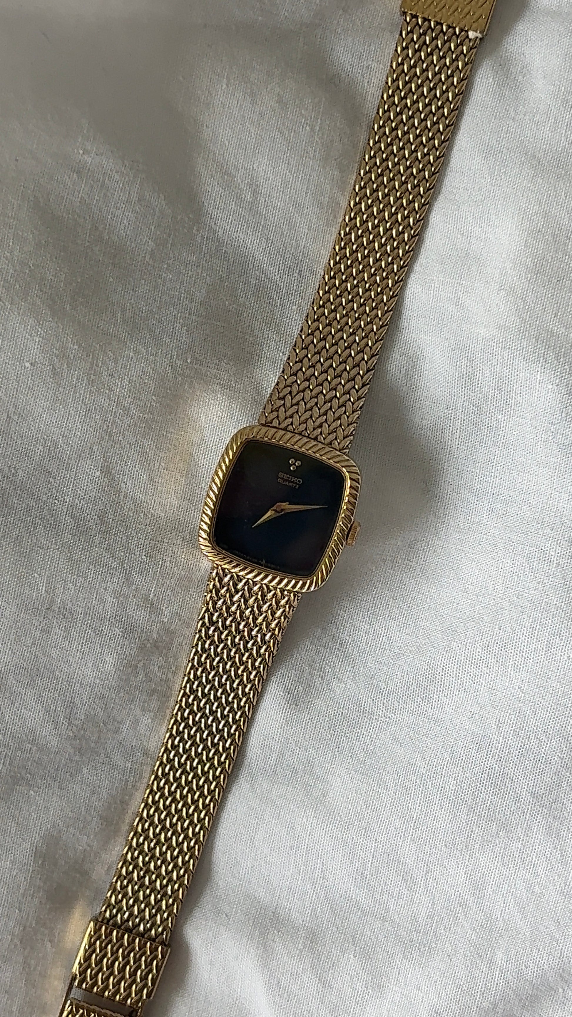 WORKING Dainty Seiko Black Dial Watch