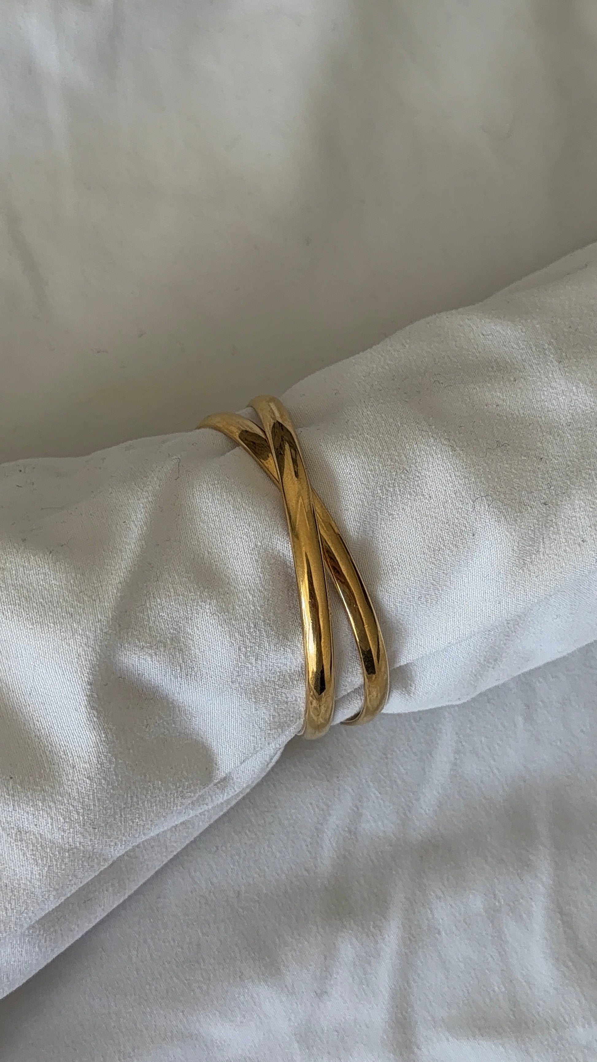 Working Gold Intertwined Bangle Watch