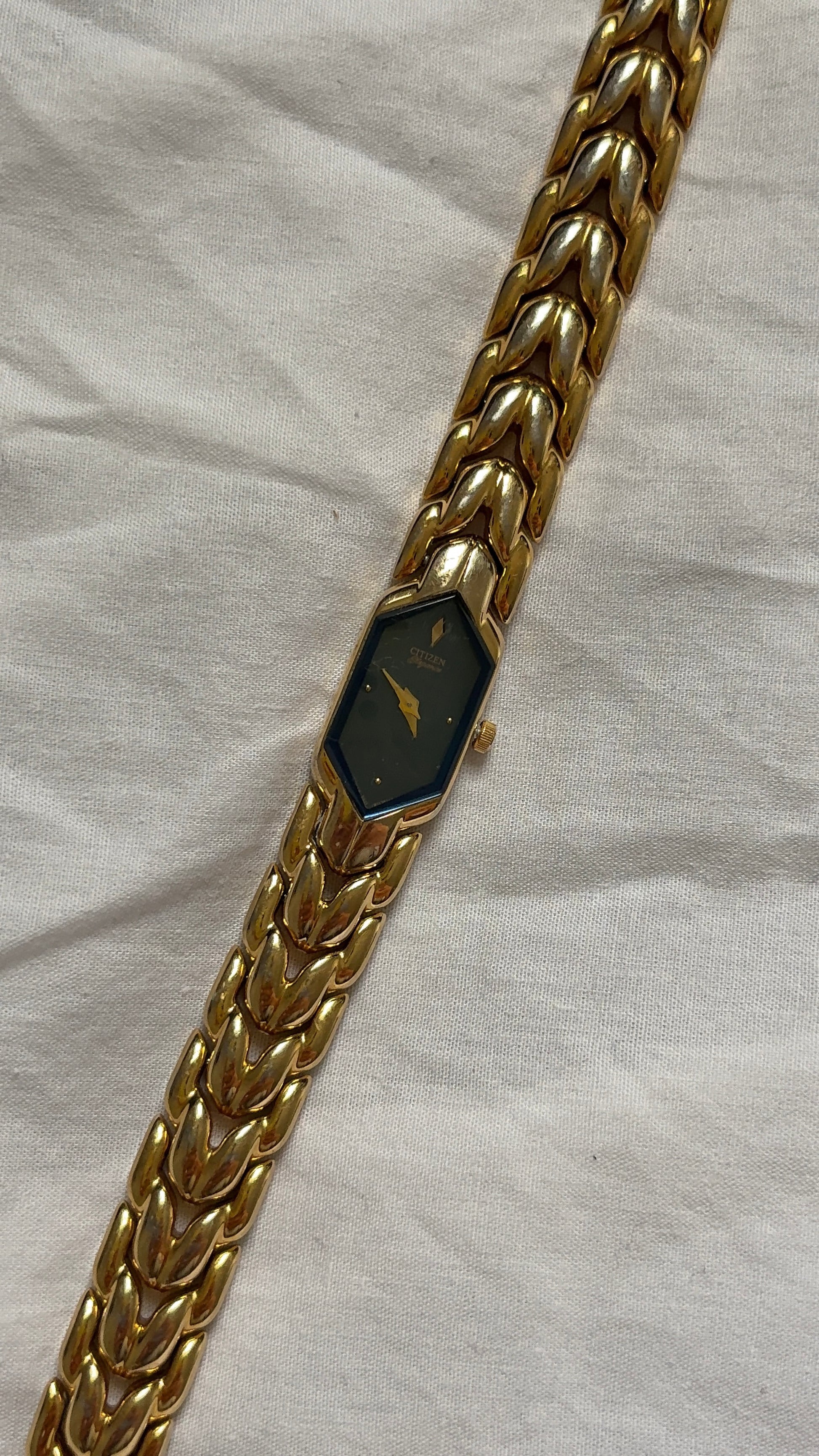 WORKING Citizen Hexagon Blue Dial Clasp Watch