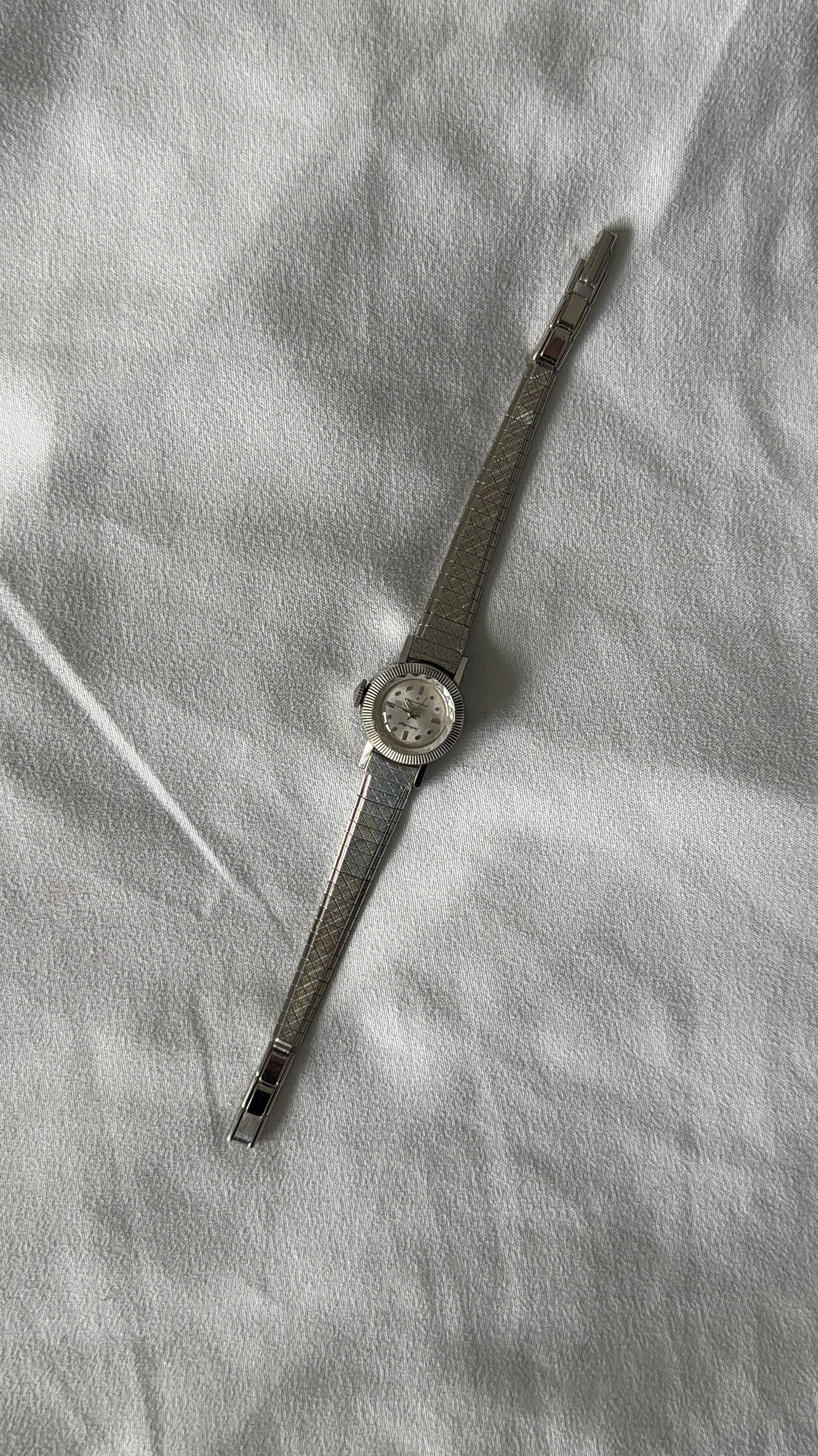 Working Dainty Seiko Silver Watch