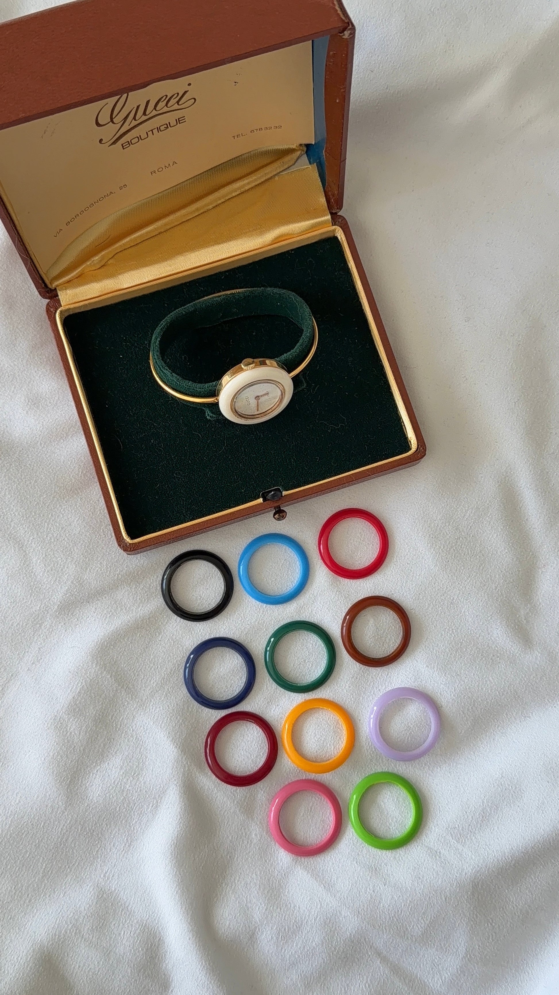 WORKING Dainty Gucci Interchangeable Bezel Watch