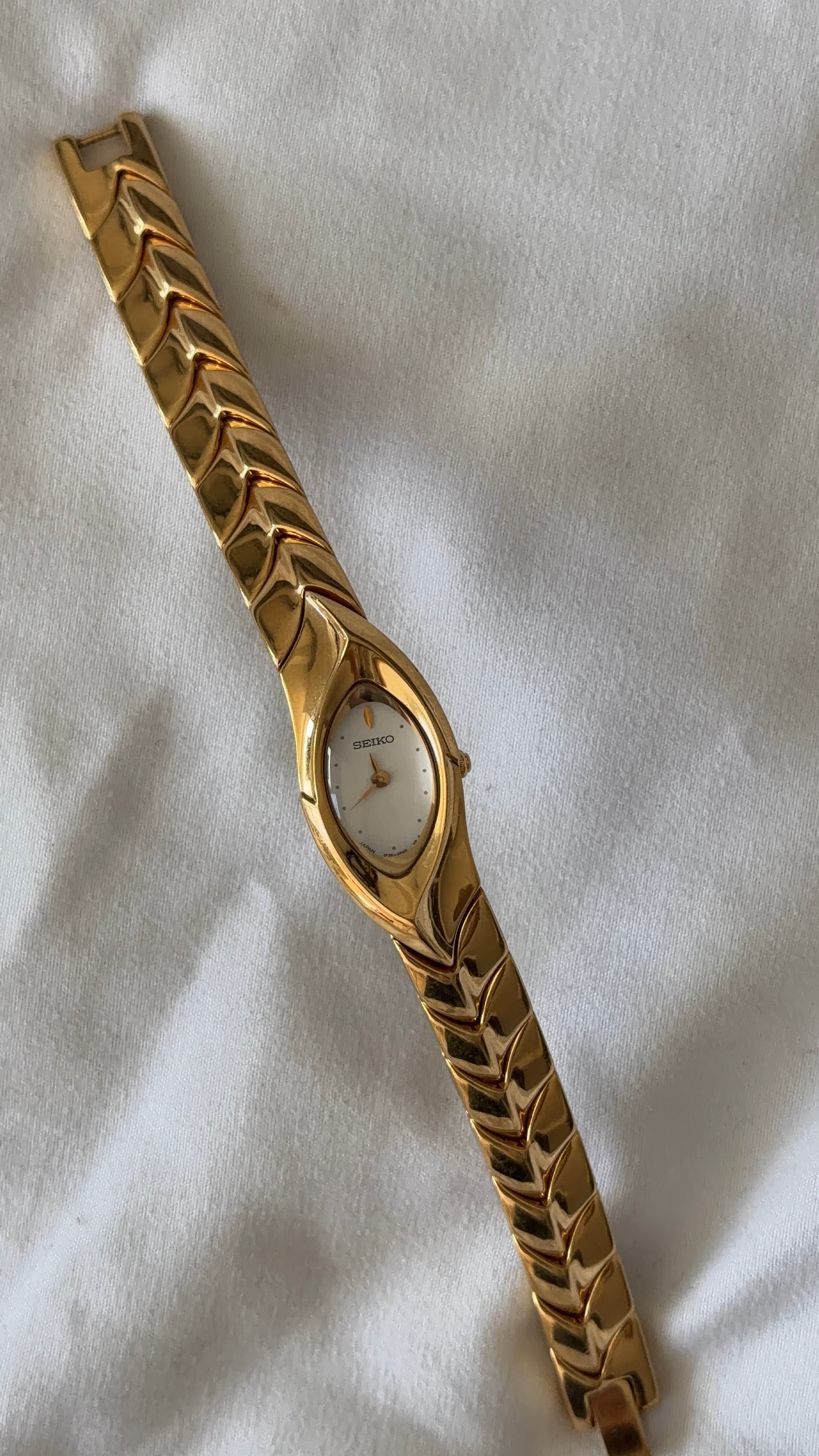 Working Gold Oval Dial Watch