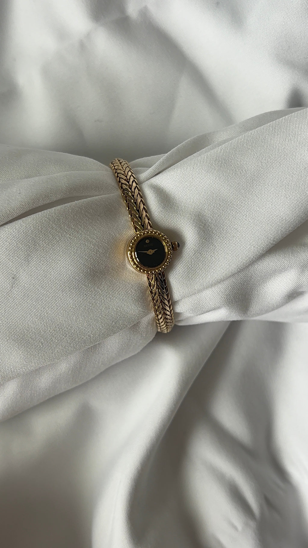 WORKING Dainty Seiko Black Dial Watch