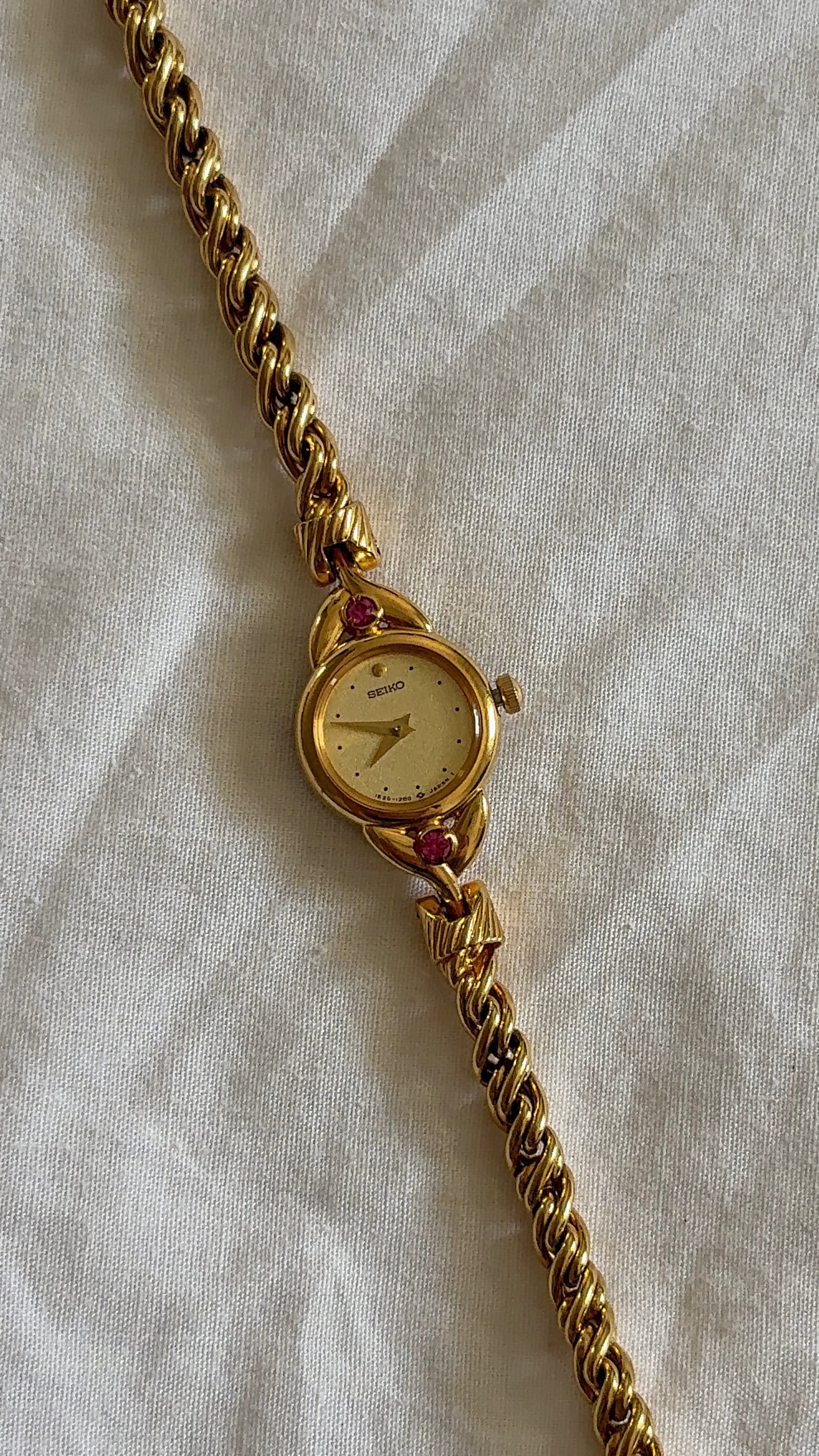 WORKING Seiko Pink Gemstone Dainty Clasp Watch
