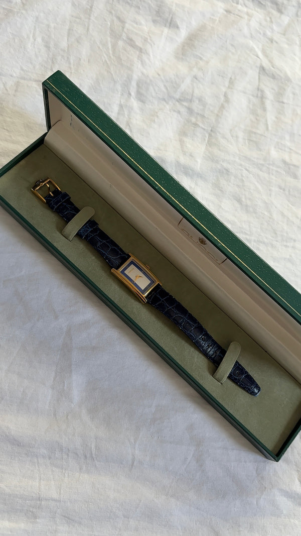 WORKING Gucci Leather Band Watch