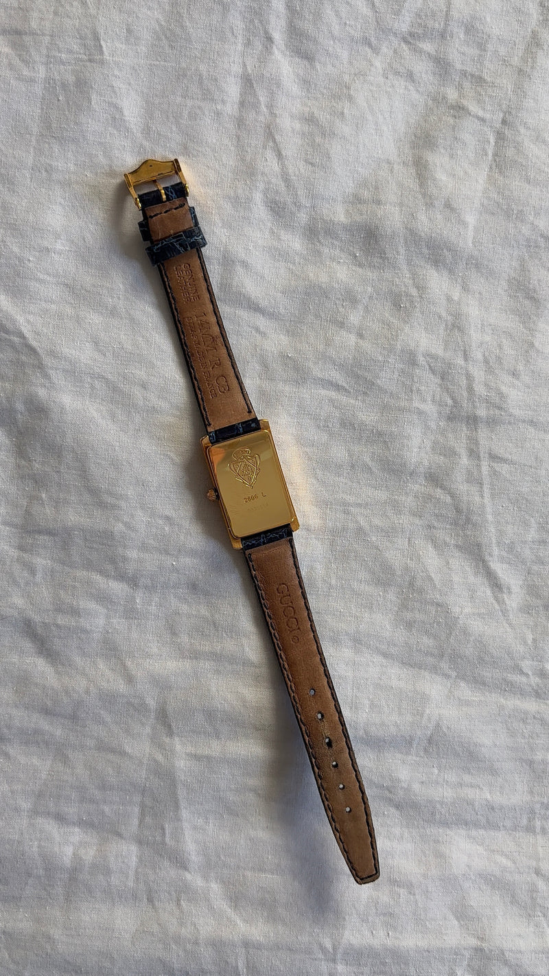 WORKING Gucci Leather Band Watch