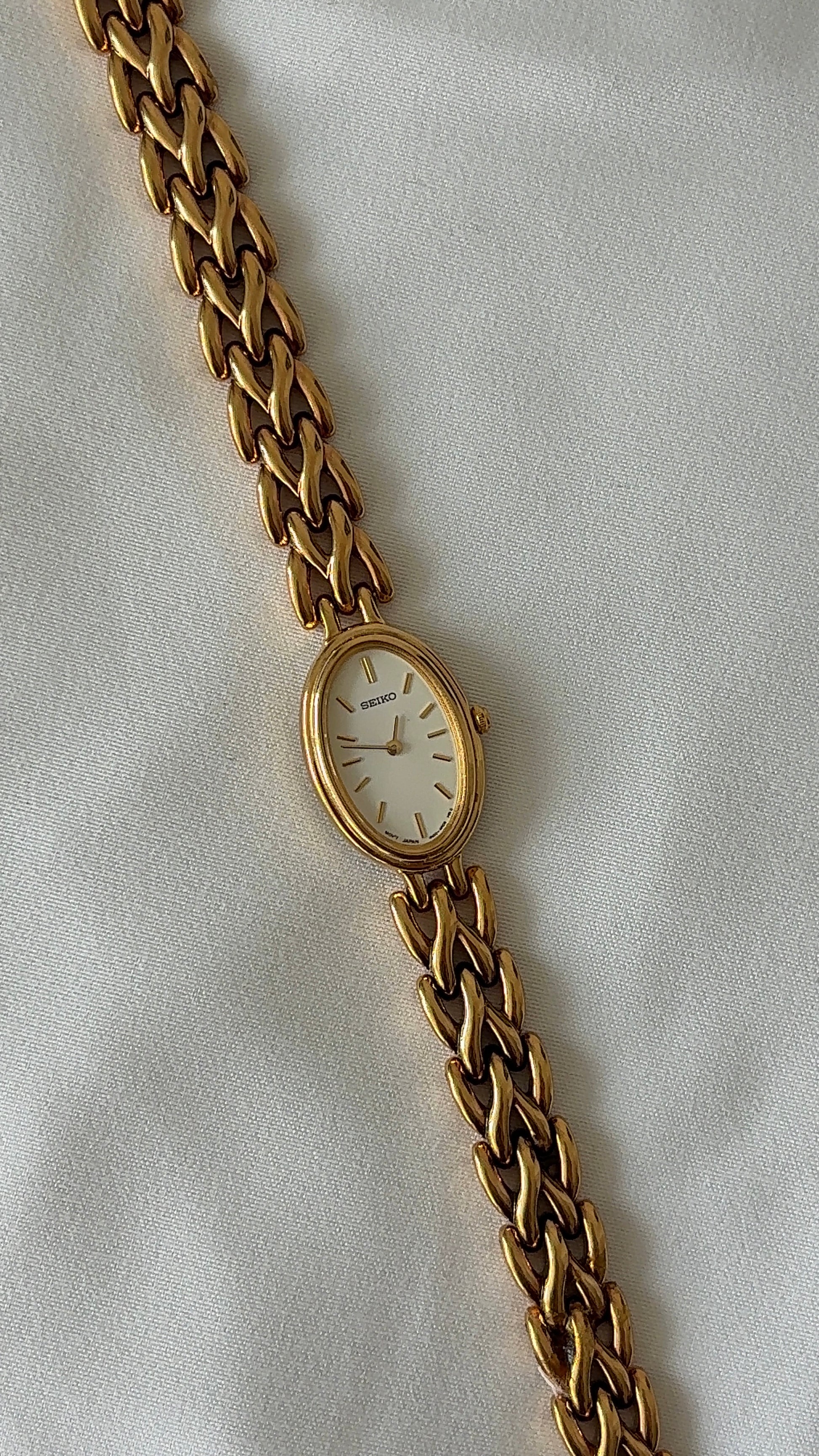 WORKING Seiko Oval Dial Watch