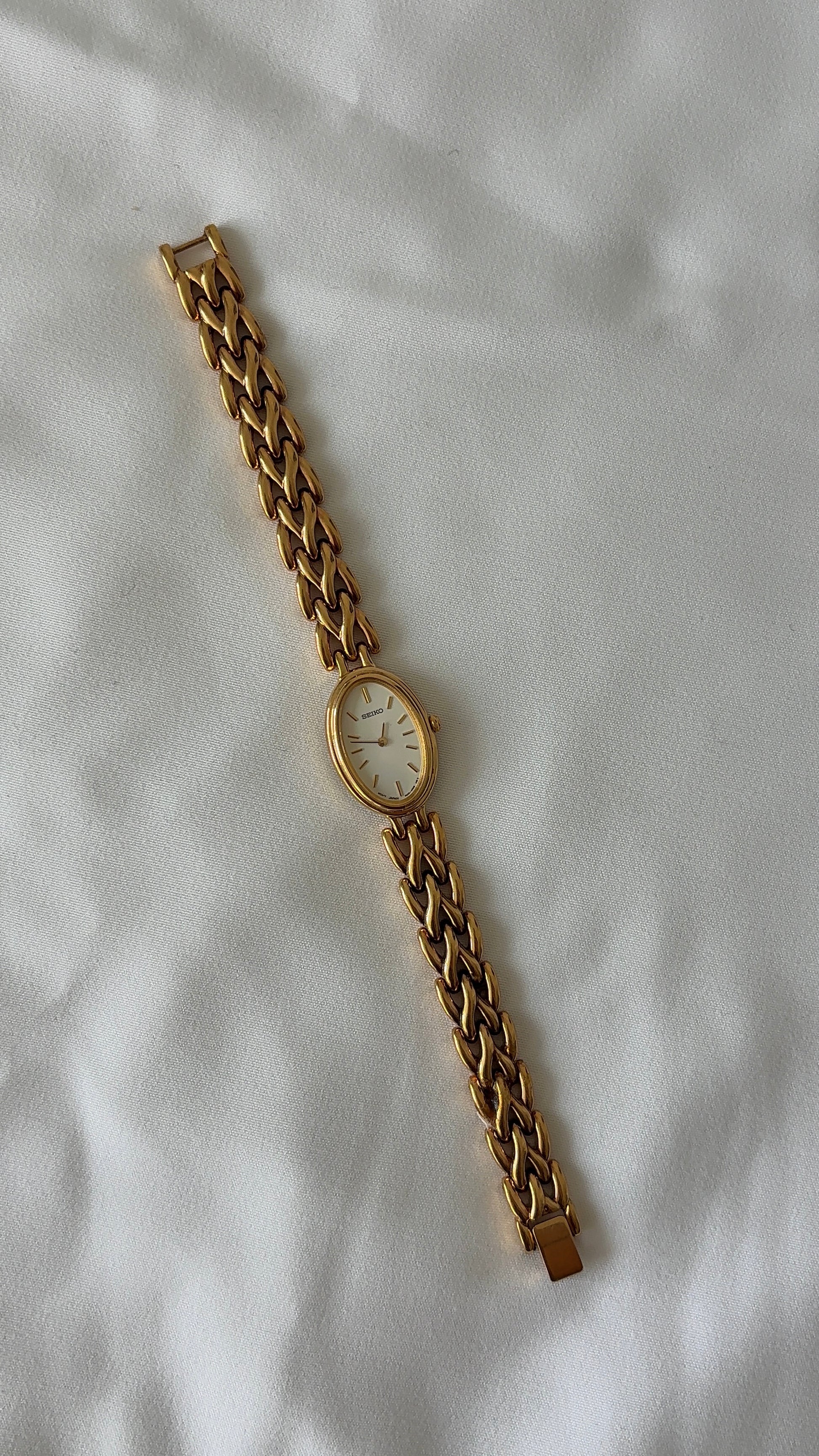 WORKING Seiko Oval Dial Watch