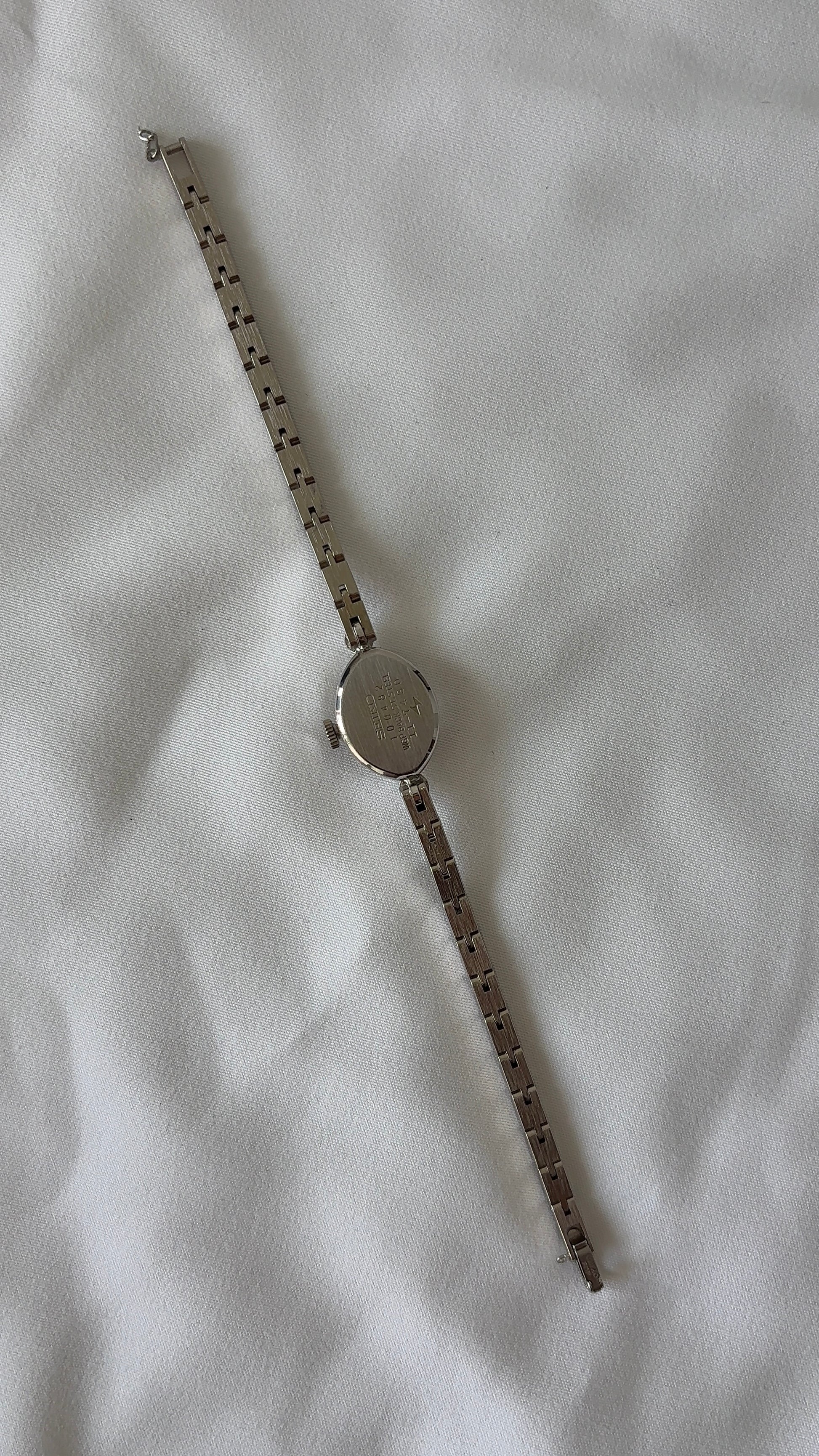 WORKING Seiko Silver-Tone Thin Watch