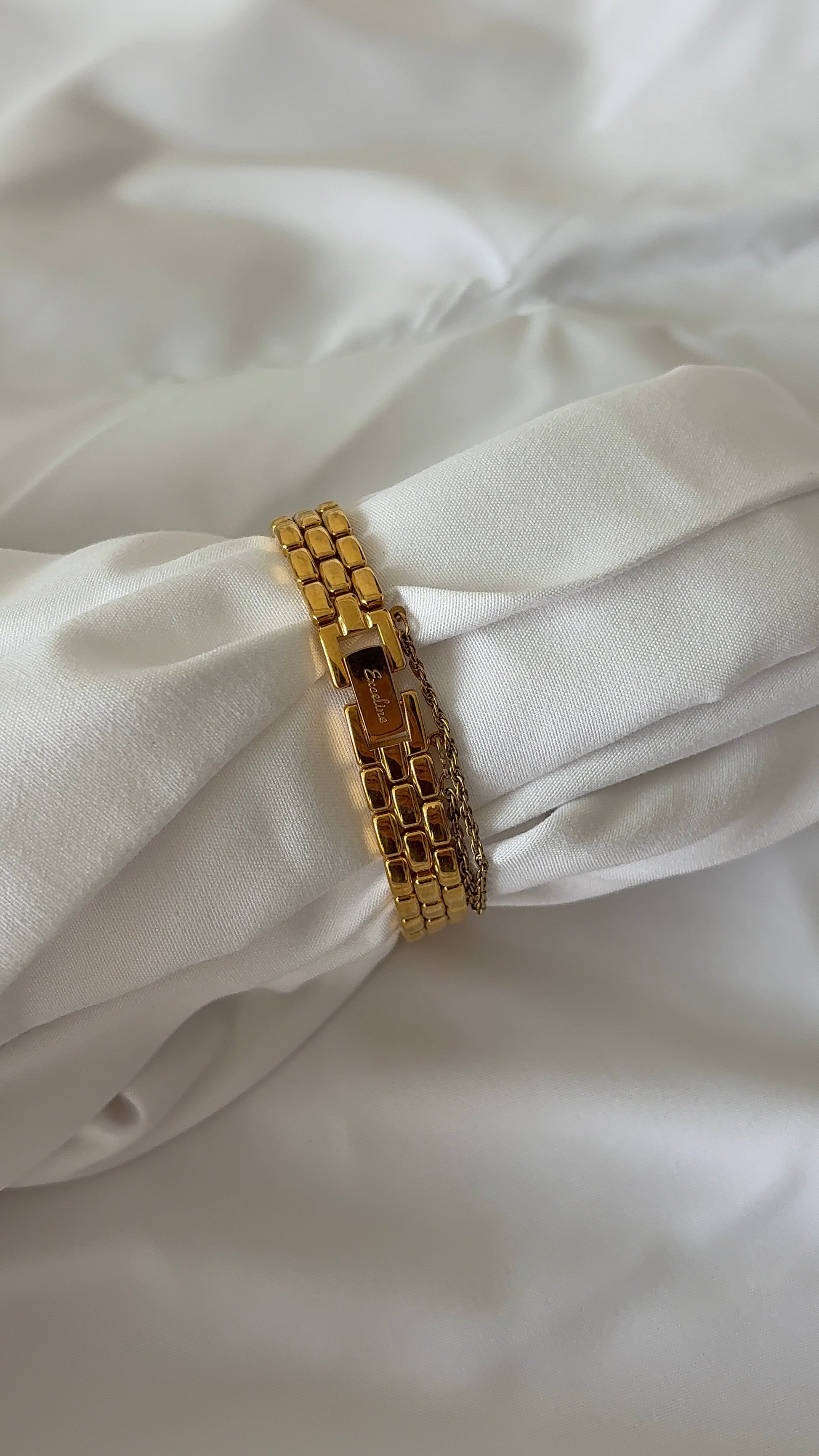 WORKING Seiko Gold-Tone Black Dial Watch